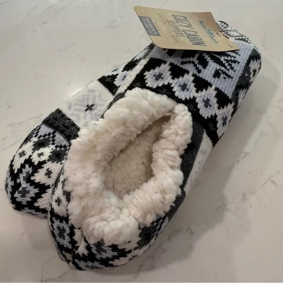 Northeast Outfitters Cozy Cabin Slippers - Aloe Infused - Shoe Size Women’s 5-10 - Picture 2 of 10